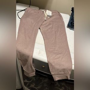 Vuori women’s performance joggers